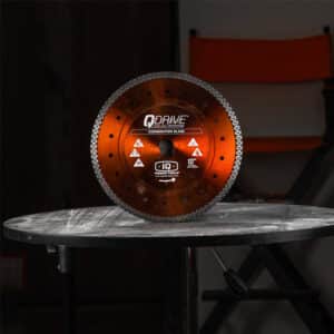 iQ Power Tools iQTS244CE Staubfreie Fliesenschneider – Aktionsset mit 2x Diamantblatt, Schleifstein & Polierpad – Bild 8