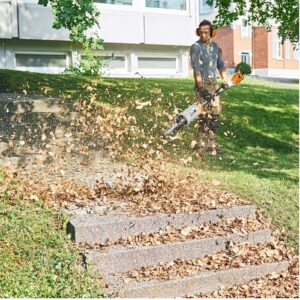 Stihl KMA 135 R Akku Kombimotor 36V - BODY – Bild 4